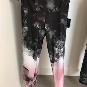 Onzie Smokey High Rise Graphic Legging